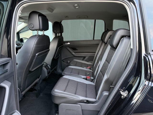Volkswagen Touran 1.5 TSI GOAL Navi ACC Keyless TravelAssist usato a CHIUSA