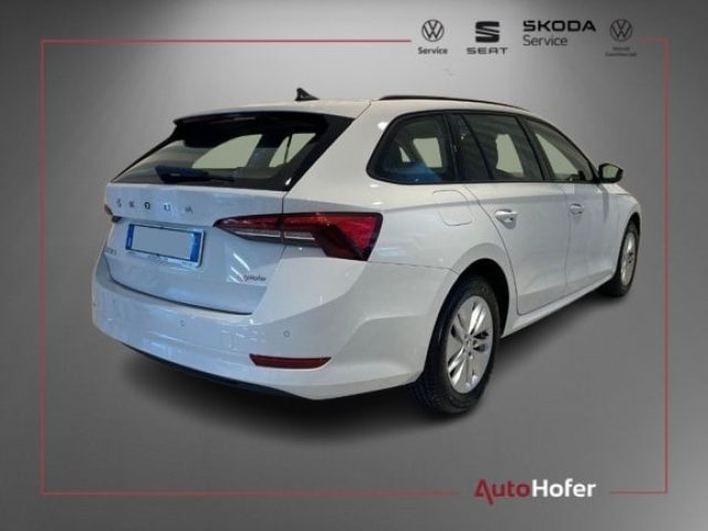 Skoda Octavia 2.0 TDI DSG Wagon Executive LED ACC DAB+ - foto 3 di 4