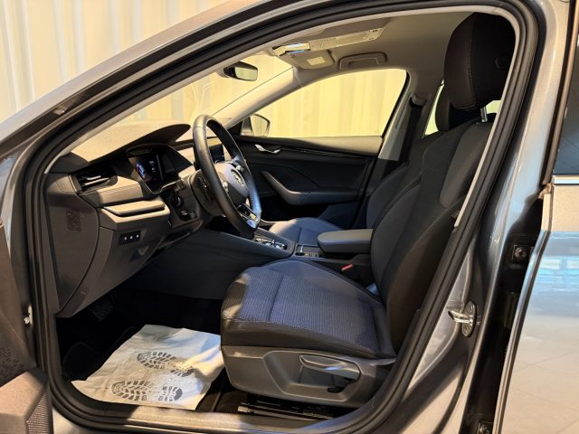 Skoda Octavia 2.0 TDI DSG Executive LED Camera Navi - foto 4 di 4