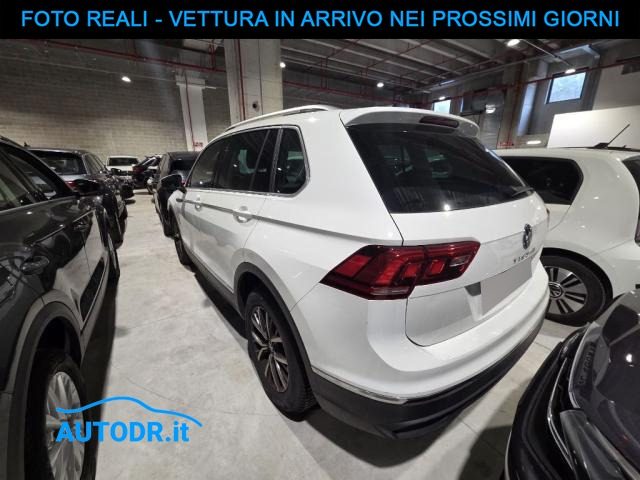 Volkswagen Tiguan 2.0 TDI 150CV DSG Life Carplay, AmbientPack, ACC - foto 2 di 4
