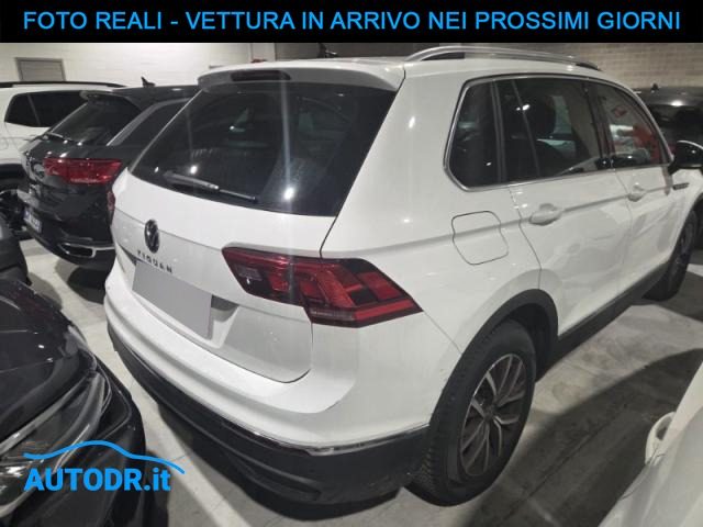 Volkswagen Tiguan 2.0 TDI 150CV DSG Life Carplay, AmbientPack, ACC - foto 3 di 4