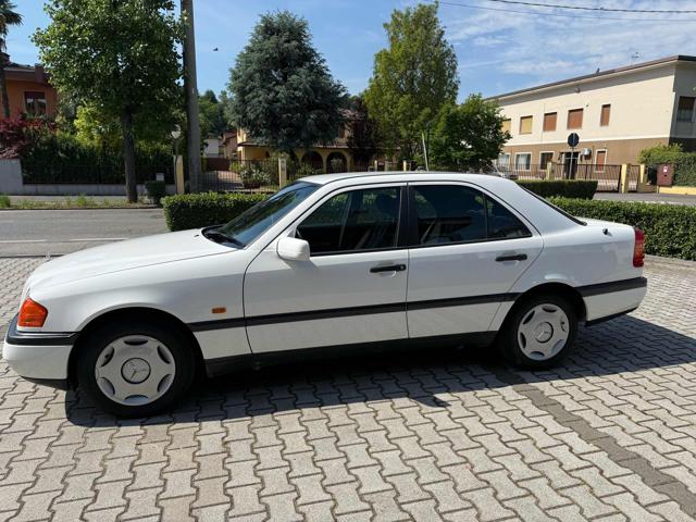 Mercedes-Benz C 180 cat Classic - foto 3 di 4