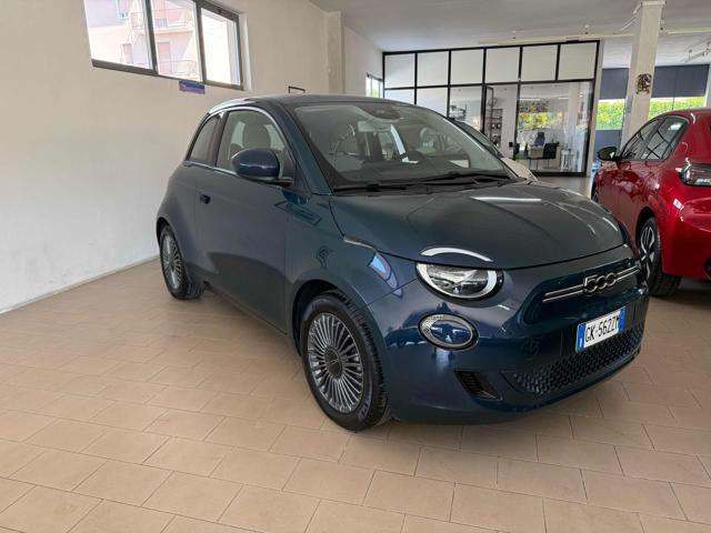 Fiat 500e Berlina 42 kWh Icon - foto 3 di 4