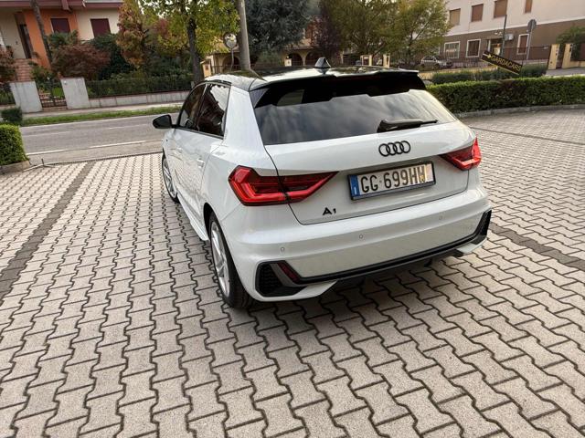 Audi A1 SPB 30 TFSI S line edition - foto 2 di 4