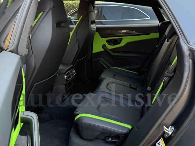 Lamborghini Urus 4.0 SE, del 2025, 17.746 km, in vendita a Pistoia (PT)