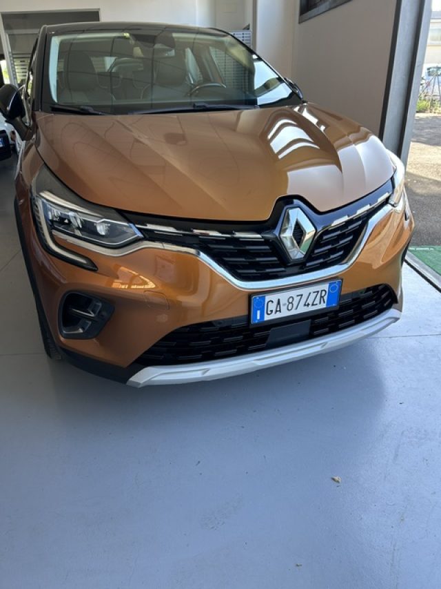 Renault Captur Blue dCi 95 CV Intens - foto 2 di 4