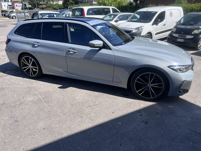 BMW 320 TOURING d 48V xDrive Msport - foto 3 di 4