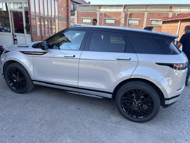 Land Rover Range Rover Evoque 2.0D I4 180 CV AWD Auto R-Dynamic HSE - foto 2 di 4
