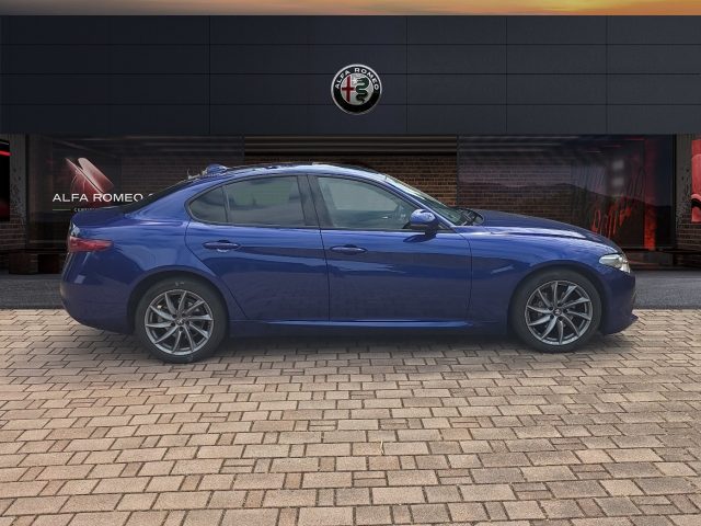 Alfa Romeo Giulia MY22 2000 BZ 200CV AT8 SPRINT - foto 4 di 4