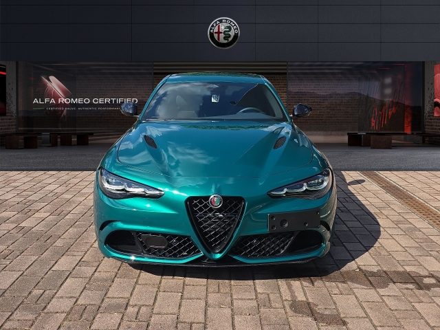 Alfa Romeo Giulia 2.9 V6 Bi-Turbo AT8 Quadrifoglio - foto 2 di 4
