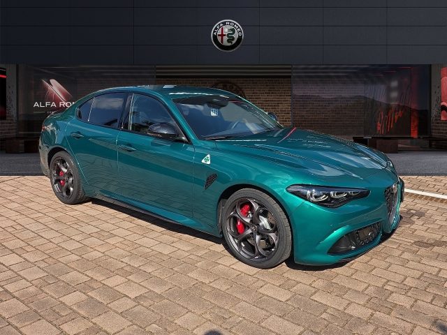 Alfa Romeo Giulia 2.9 V6 Bi-Turbo AT8 Quadrifoglio - foto 3 di 4