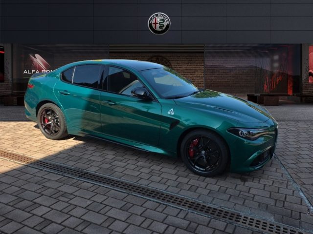 Alfa Romeo Giulia 2.9 V6 Bi-Turbo AT8 Quadrifoglio - foto 3 di 4