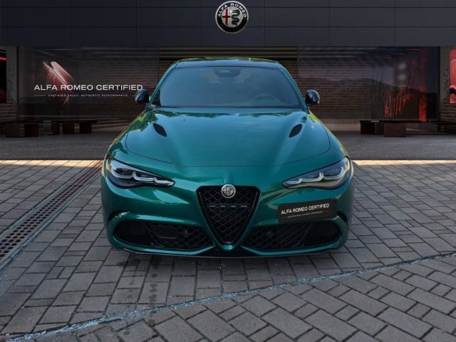 Alfa Romeo Giulia 2.9 V6 Bi-Turbo AT8 Quadrifoglio - foto 2 di 4