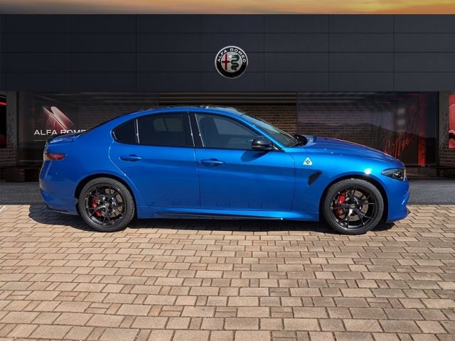 Alfa Romeo Giulia 2.9 V6 Bi-Turbo AT8 Quadrifoglio - foto 4 di 4