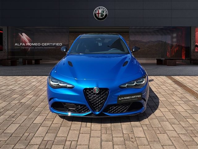 Alfa Romeo Giulia 2.9 V6 Bi-Turbo AT8 Quadrifoglio - foto 2 di 4