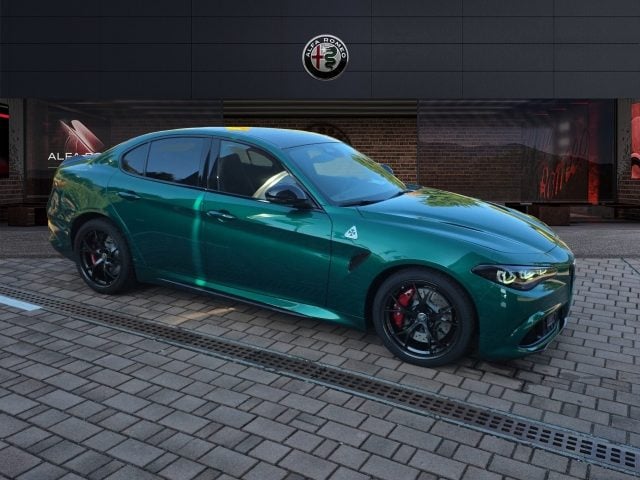 Alfa Romeo Giulia 2.9 V6 Bi-Turbo AT8 Quadrifoglio - foto 3 di 24