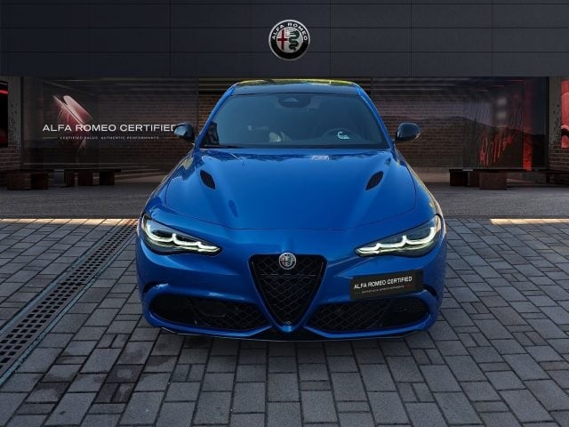 Alfa Romeo Giulia 2.9 V6 Bi-Turbo AT8 Quadrifoglio - foto 2 di 25