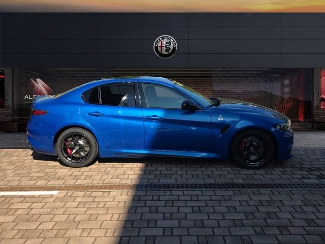 Alfa Romeo Giulia 2.9 V6 Bi-Turbo AT8 Quadrifoglio - foto 4 di 25