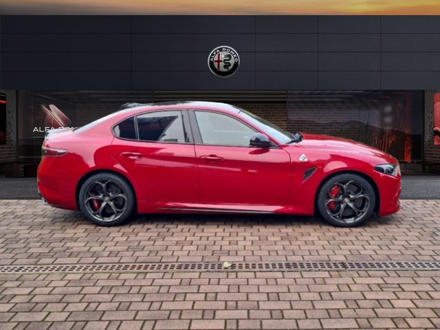 Alfa Romeo Giulia 2.9 V6 Bi-Turbo AT8 Quadrifoglio - foto 4 di 4