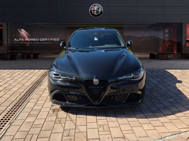 Alfa Romeo Giulia 2.9 V6 Bi-Turbo AT8 Quadrifoglio - foto 2 di 4