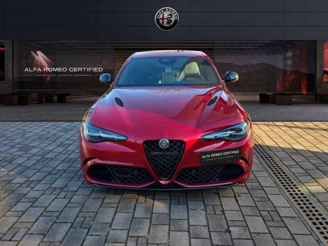 Alfa Romeo Giulia 2.9 V6 Bi-Turbo AT8 Quadrifoglio - foto 2 di 4