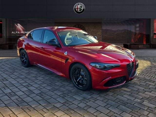 Alfa Romeo Giulia 2.9 V6 Bi-Turbo AT8 Quadrifoglio - foto 3 di 4