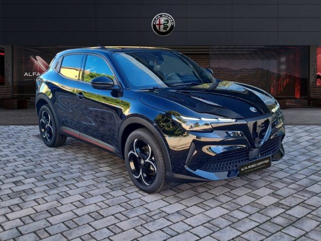 Alfa Romeo Junior 156 CV BEV Speciale - foto 3 di 25