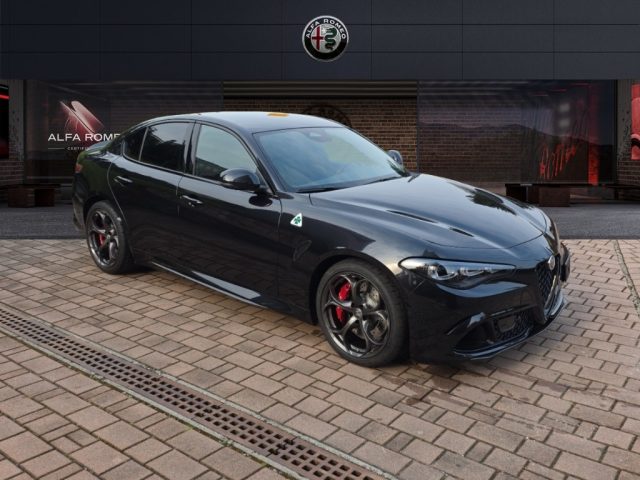 Alfa Romeo Giulia 2.9 V6 Bi-Turbo AT8 Quadrifoglio - foto 3 di 4