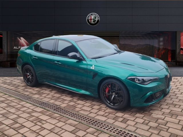 Alfa Romeo Giulia 2.9 V6 Bi-Turbo AT8 Quadrifoglio - foto 3 di 4