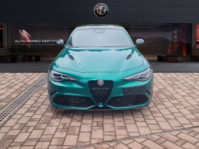 Alfa Romeo Giulia 2.9 V6 Bi-Turbo AT8 Quadrifoglio - foto 2 di 4