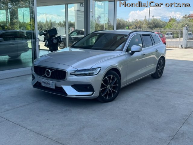Volvo V60 B4 (d) automatico Essential usato a ORTONA