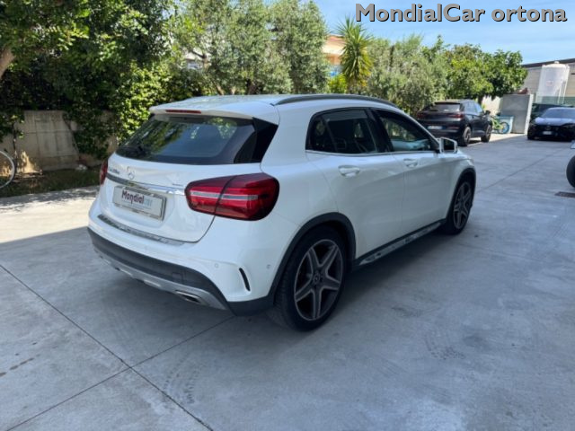 Mercedes-Benz GLA 200 d Automatic Premium - foto 4 di 4
