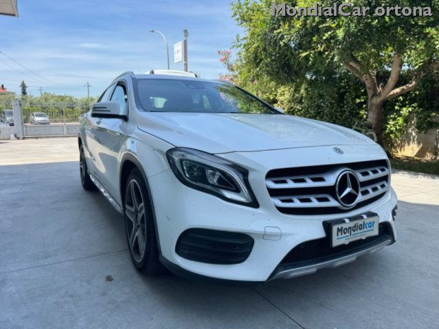 Mercedes-Benz GLA 200 d Automatic Premium - foto 3 di 4