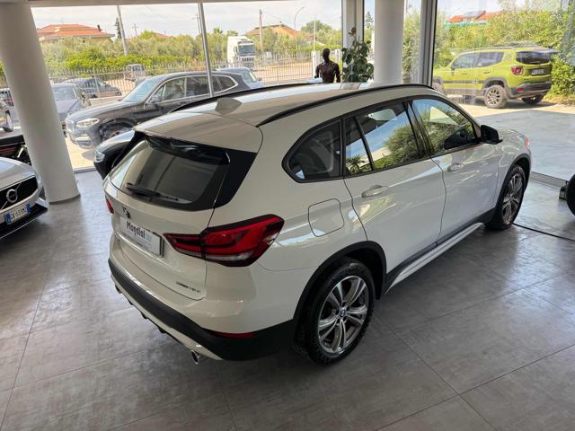 BMW X1 sDrive18d Sport - foto 2 di 4