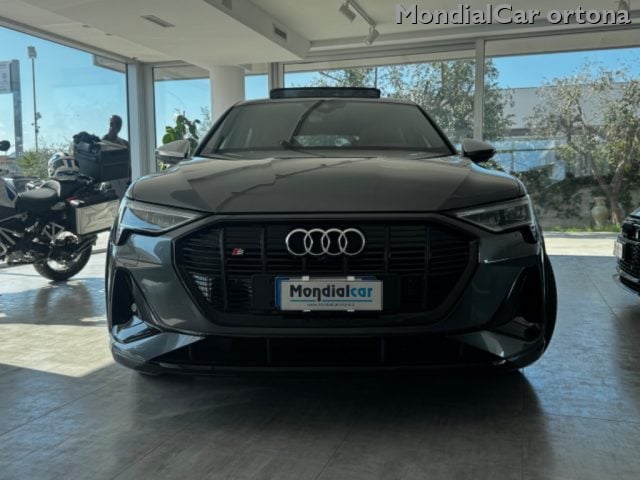 Audi e-tron S SPB sport attitude 3motori 503cv tetto - foto 4 di 4
