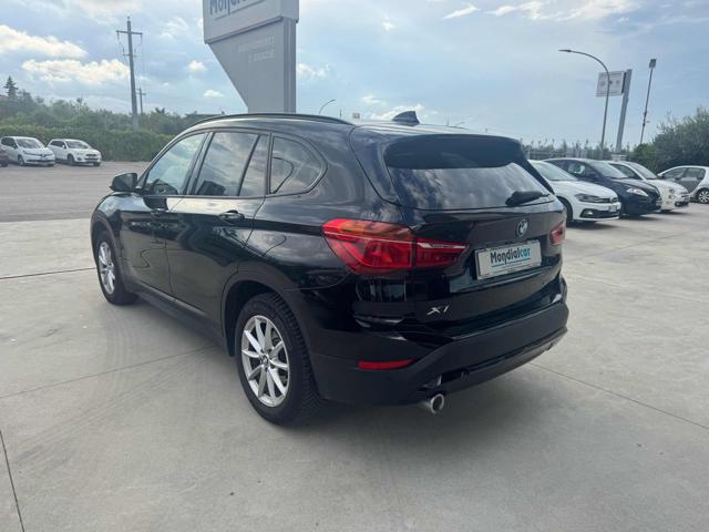 BMW X1 sDrive16d AUTO Business Advantage - foto 3 di 4