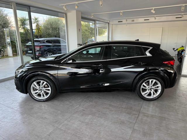 Infiniti Q30 2.2 diesel DCT 4X4 Premium tetto panoramico - foto 3 di 4