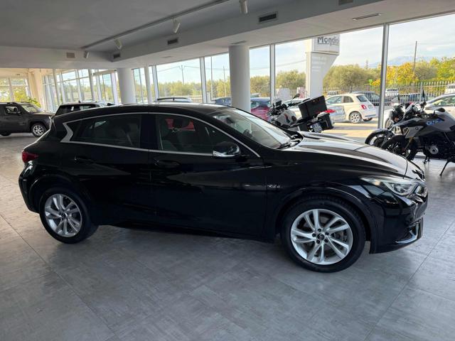 Infiniti Q30 2.2 diesel DCT 4X4 Premium tetto panoramico - foto 4 di 4