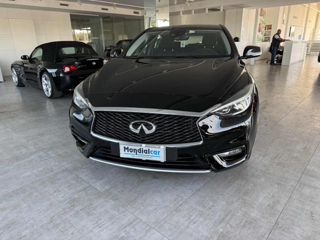 Infiniti Q30 2.2 diesel DCT 4X4 Premium tetto panoramico - foto 2 di 4