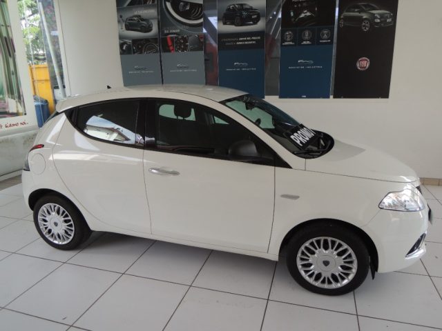 Lancia Ypsilon 1.3 MJT 16V 95 CV 5 porte S&S Gold - foto 3 di 4