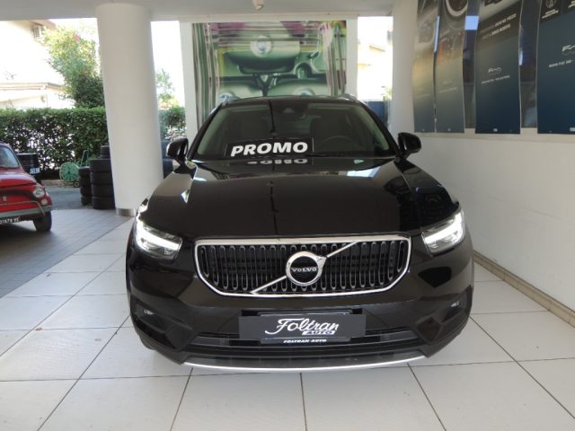 Volvo XC40 T3 Geartronic Momentum Pro - foto 2 di 4