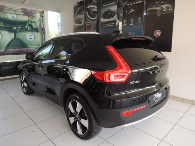 Volvo XC40 T3 Geartronic Momentum Pro - foto 4 di 4