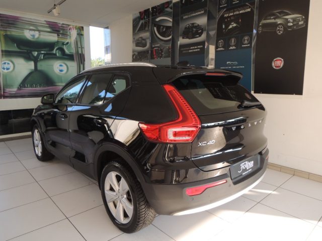 Volvo XC40 T2 automatico Core - foto 4 di 4