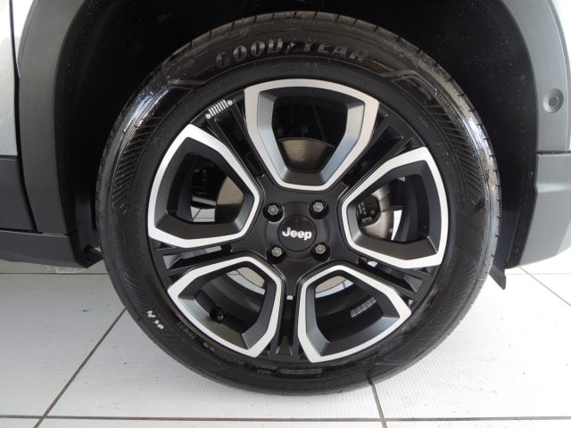 Jeep Avenger 1.2 Turbo 110 CV MHEV Summit - foto 3 di 4