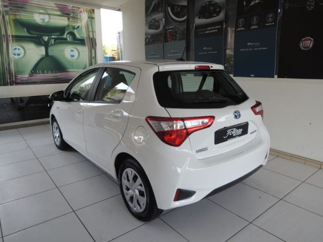 Toyota Yaris 1.5 Hybrid 5 porte Business - foto 4 di 4