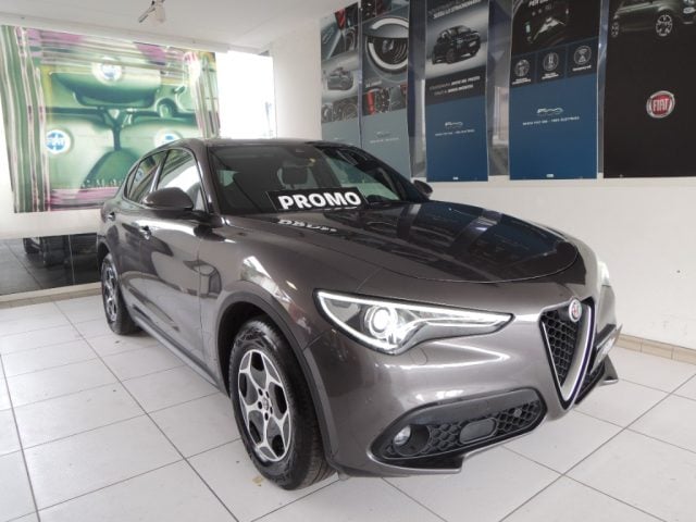 Alfa Romeo Stelvio 2.2 Turbodiesel 190 CV AT8 Q4 Business, del 2023, 66.000 km, in vendita a Venezia (VE)
