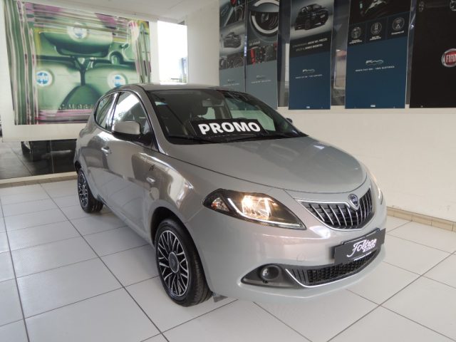 Lancia Ypsilon 1.0 FireFly 5 porte S&S Hybrid Ecochic A. Ferretti, del 2022, 18.000 km, in vendita a Venezia (VE)