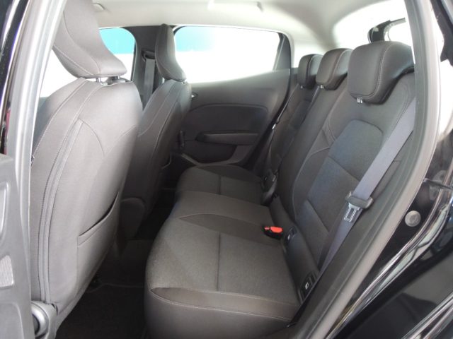 Renault Clio TCe 90 CV 5 porte Equilibre, del 2023, 30.000 km, in vendita a Venezia (VE)