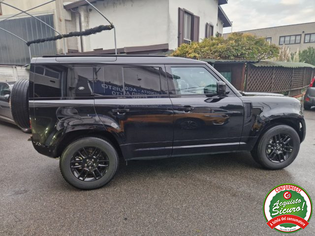 Land Rover Defender 110 3.0D I6 300 CV AWD X-Dynamic - foto 3 di 4