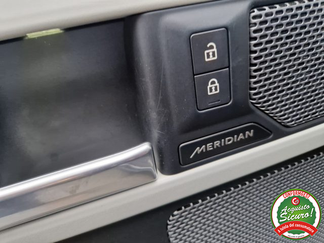 Land Rover Defender 110 3.0D I6 300 CV AWD X-Dynamic, del 2022, 43.000 km, in vendita a Bareggio (MI)